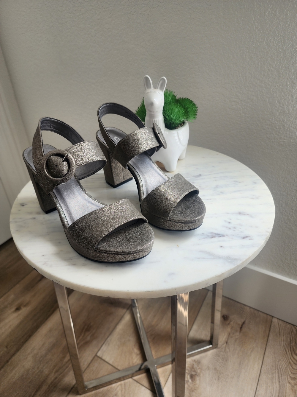 CL By Laundry Women's Metallic Pewter Block Heel Sandals with Buckle